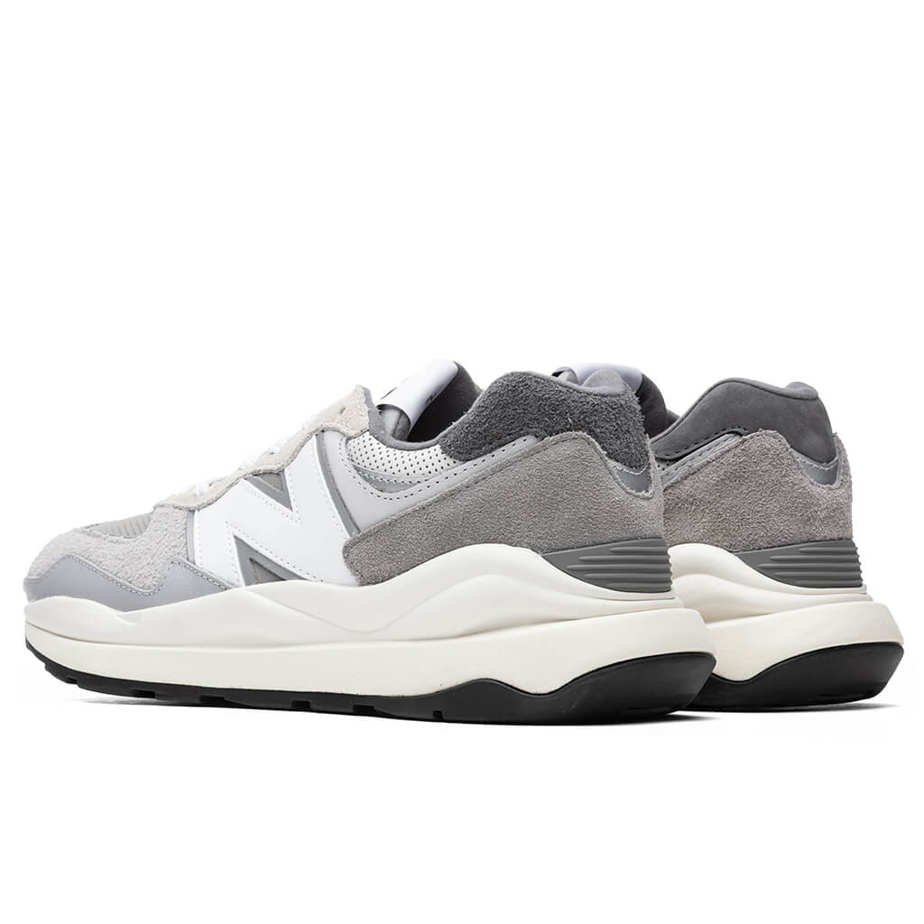 57/40 - Grey/White