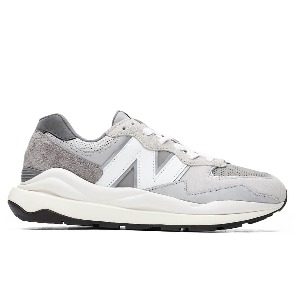57/40 - Grey/White