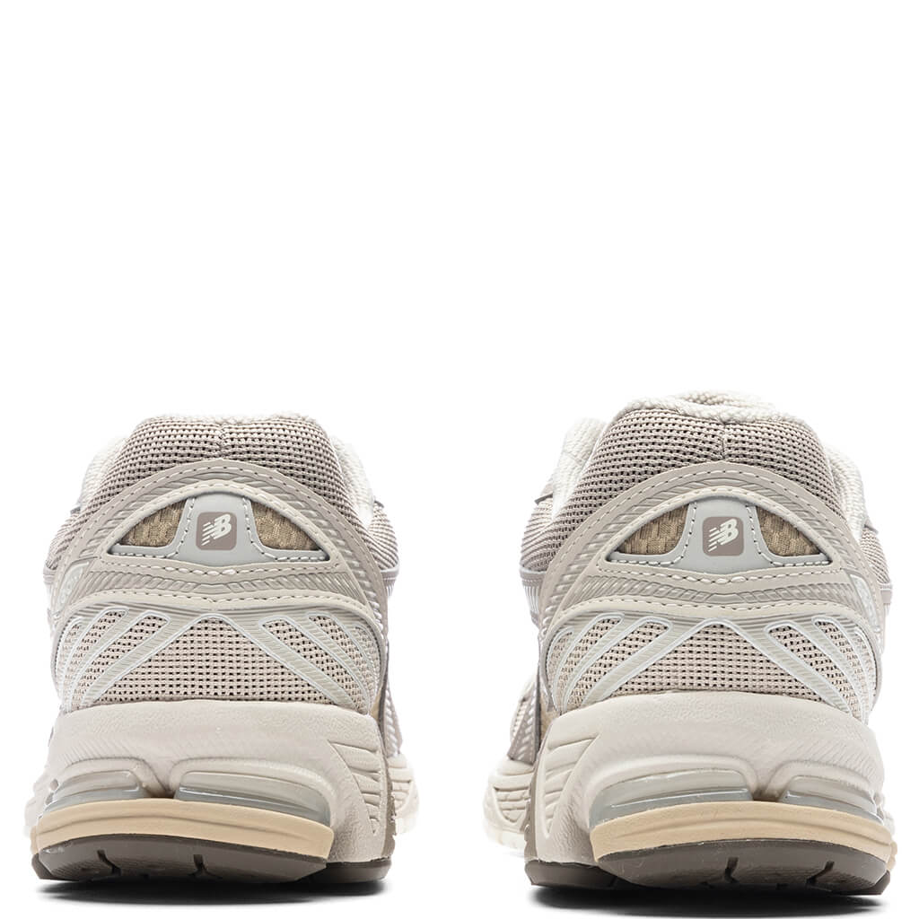 860v2 - Timberwolf/Moonbeam