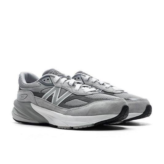 990v6 Big Kids (GS) - Grey