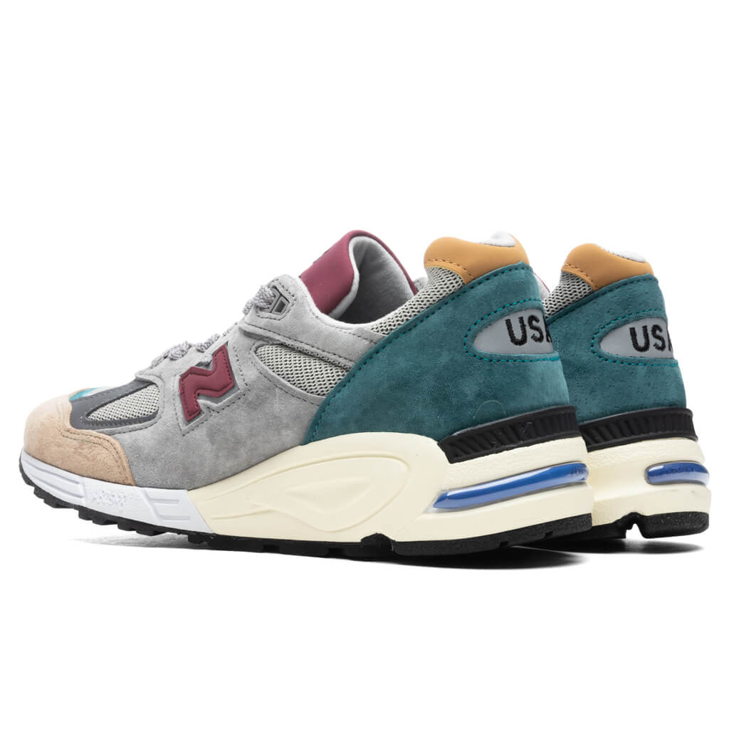 Made In US 990v2 - Grey/Green