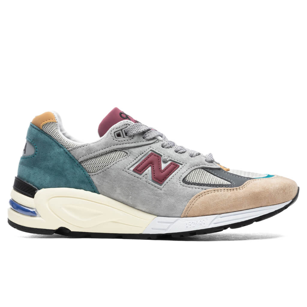 Made In US 990v2 - Grey/Green