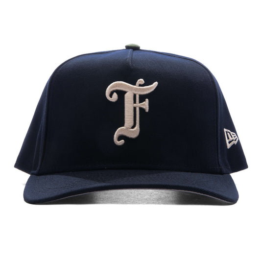 Feature x New Era 9FIFTY Curved A-Frame Old English F Snapback - Navy