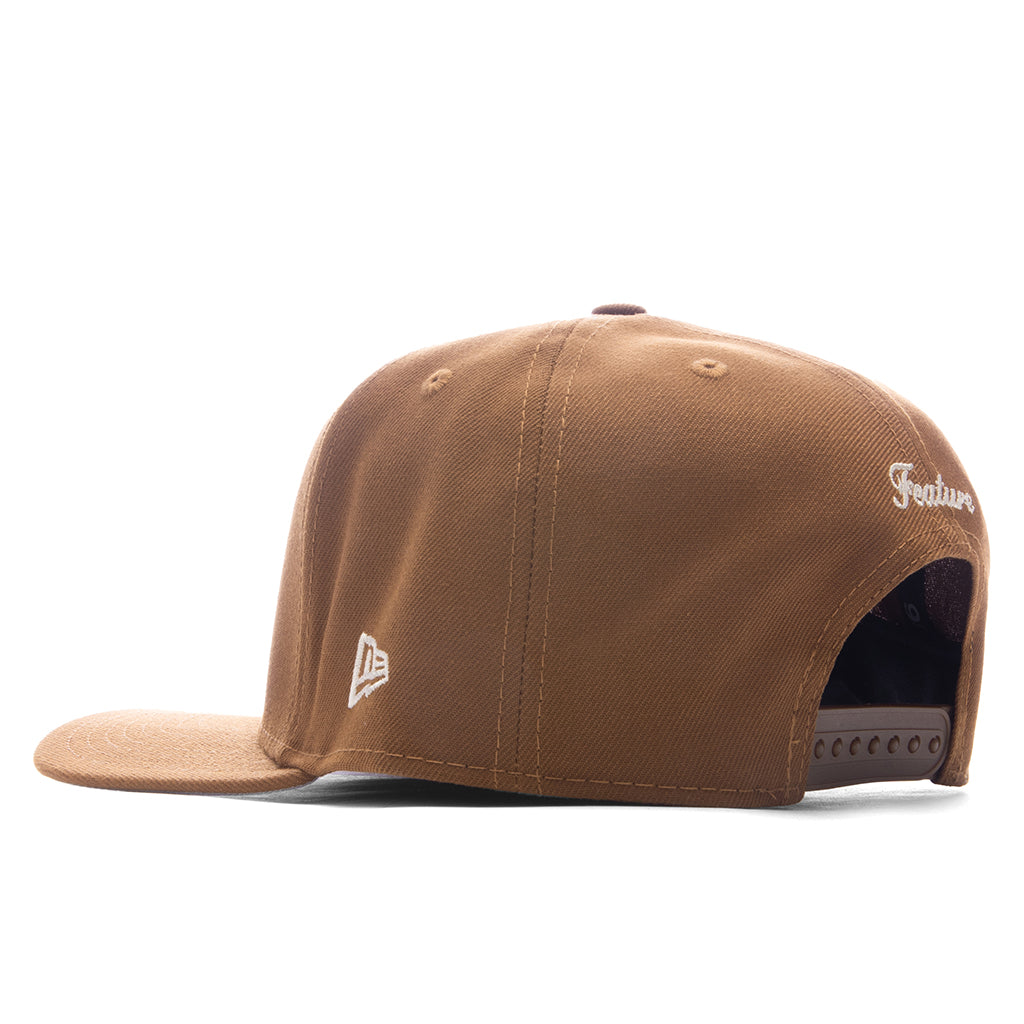 Feature x New Era 9FIFTY Curved A-Frame Old English F Snapback - Toasted Peanut