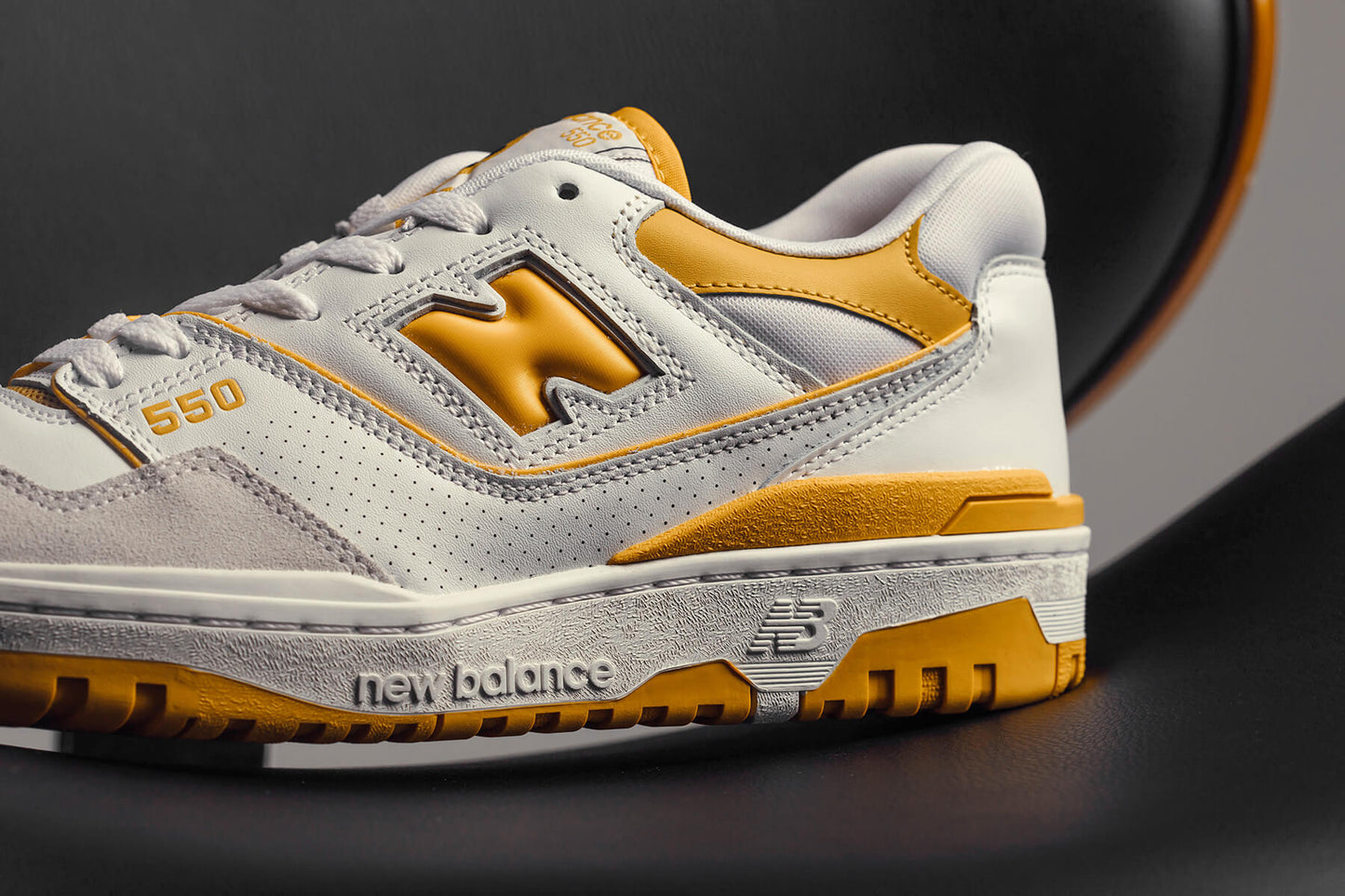 550 - White/Yellow