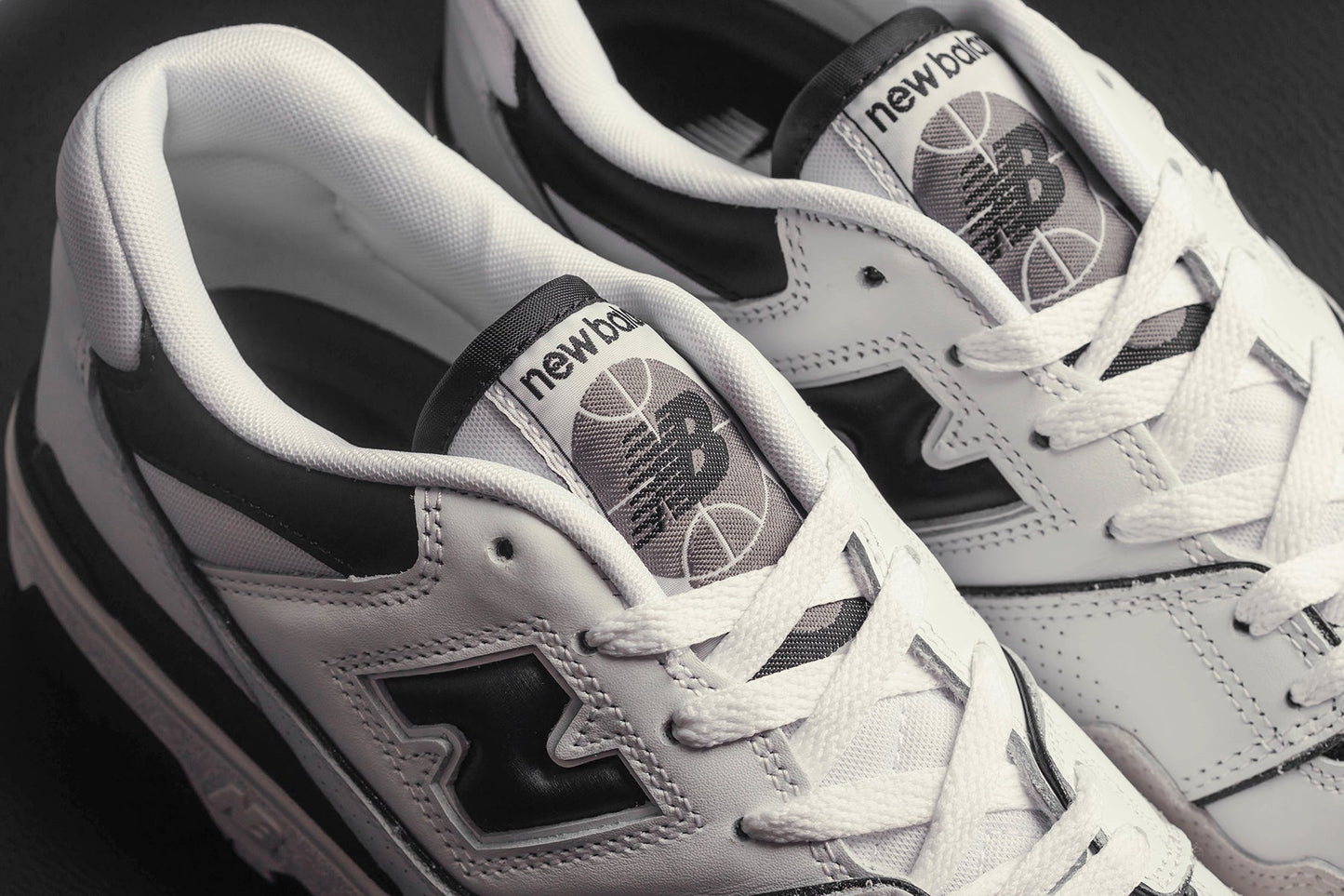 550 - White/Black