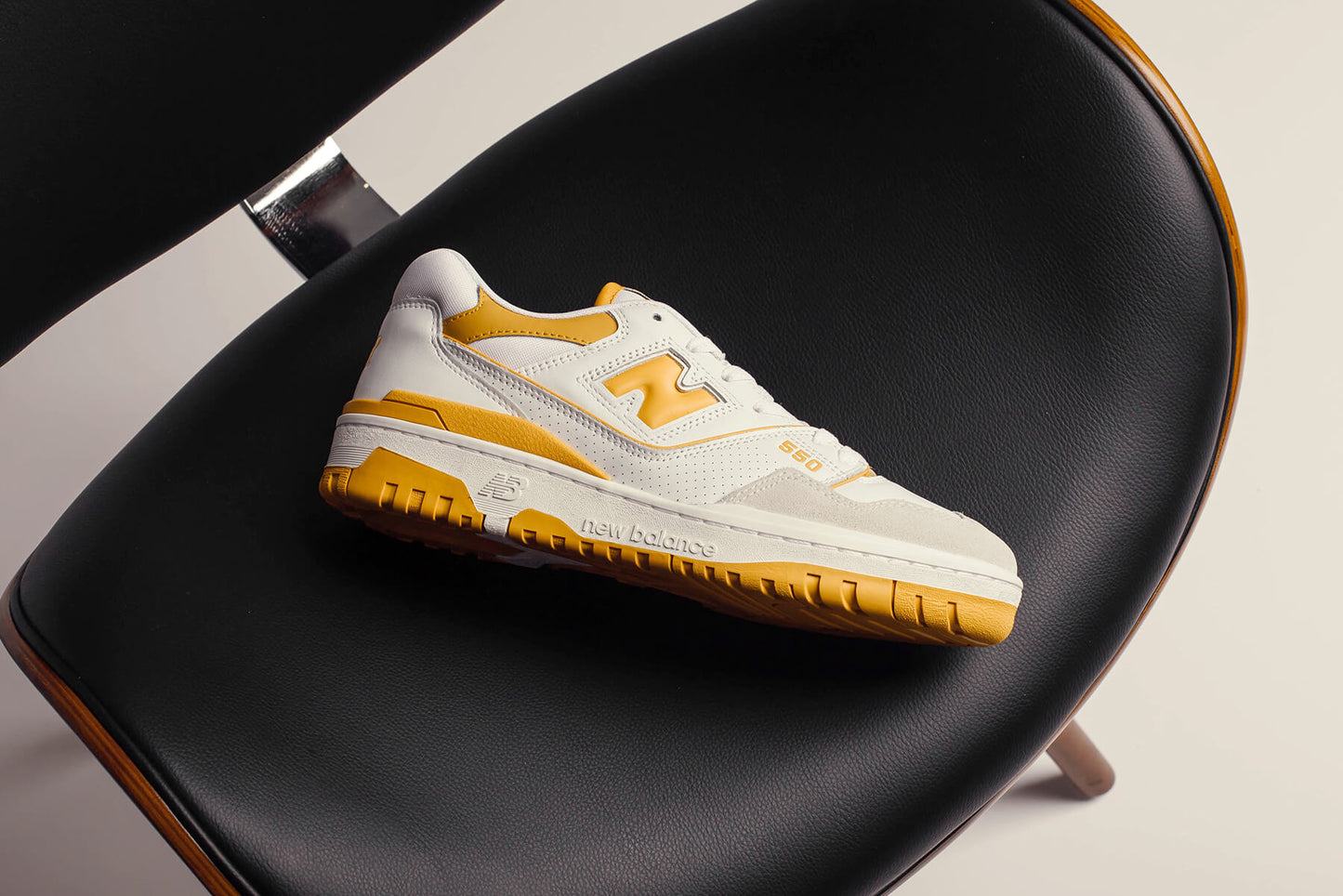 550 - White/Yellow