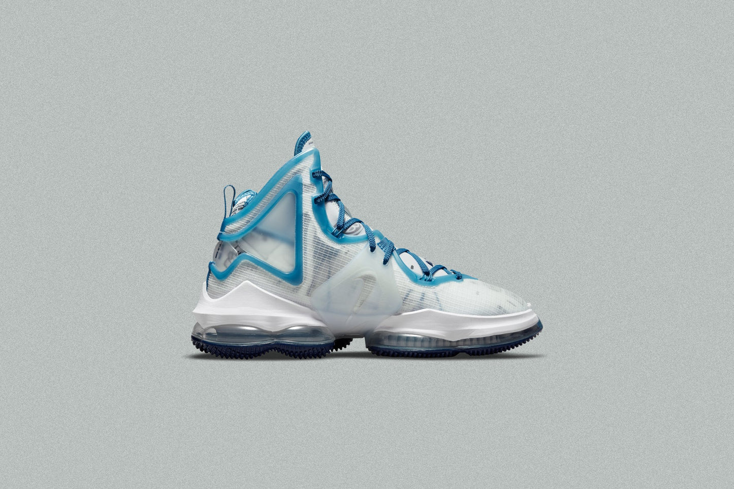 LeBron 19 - White/Dutch