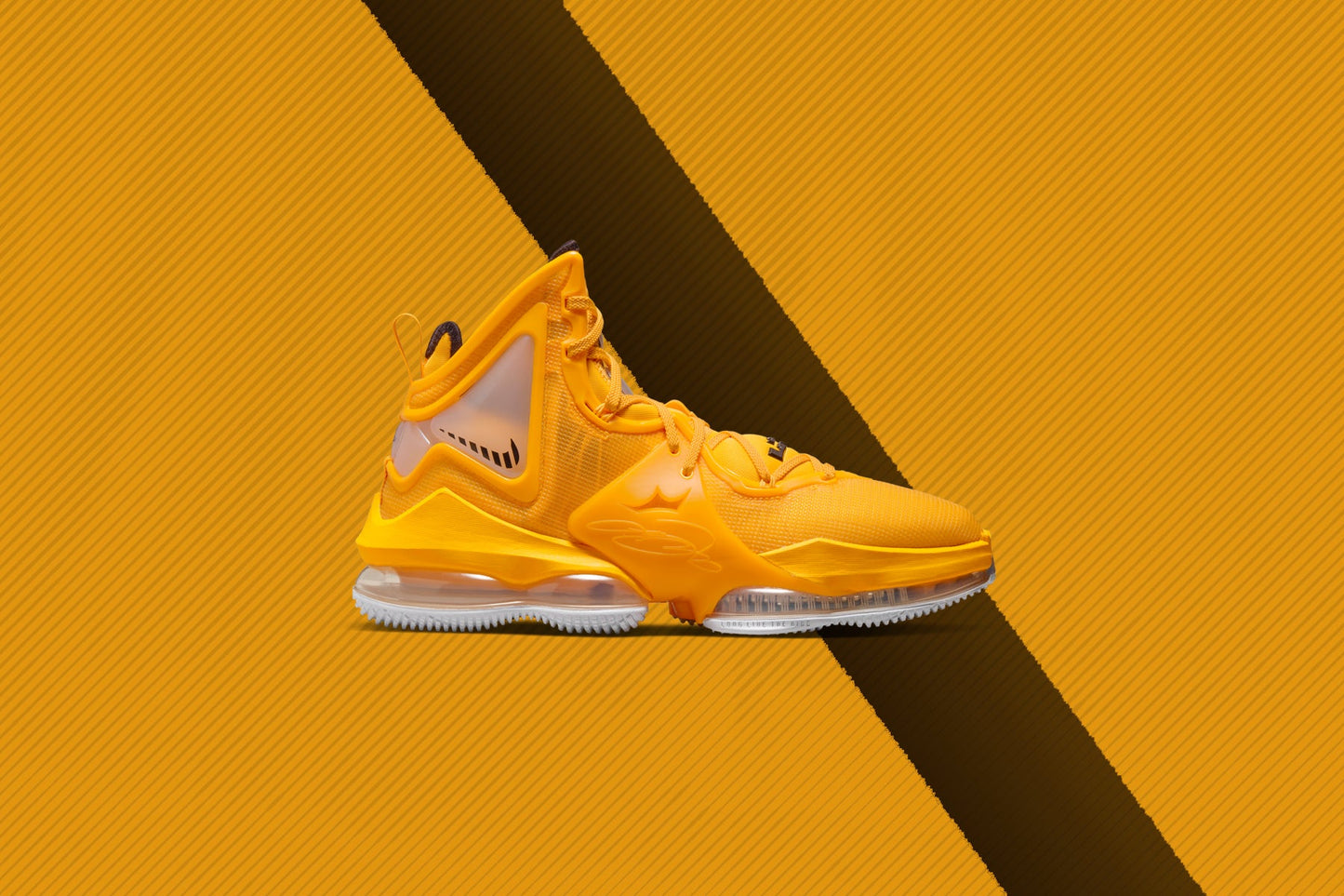 Lebron 19 - University Gold/Black