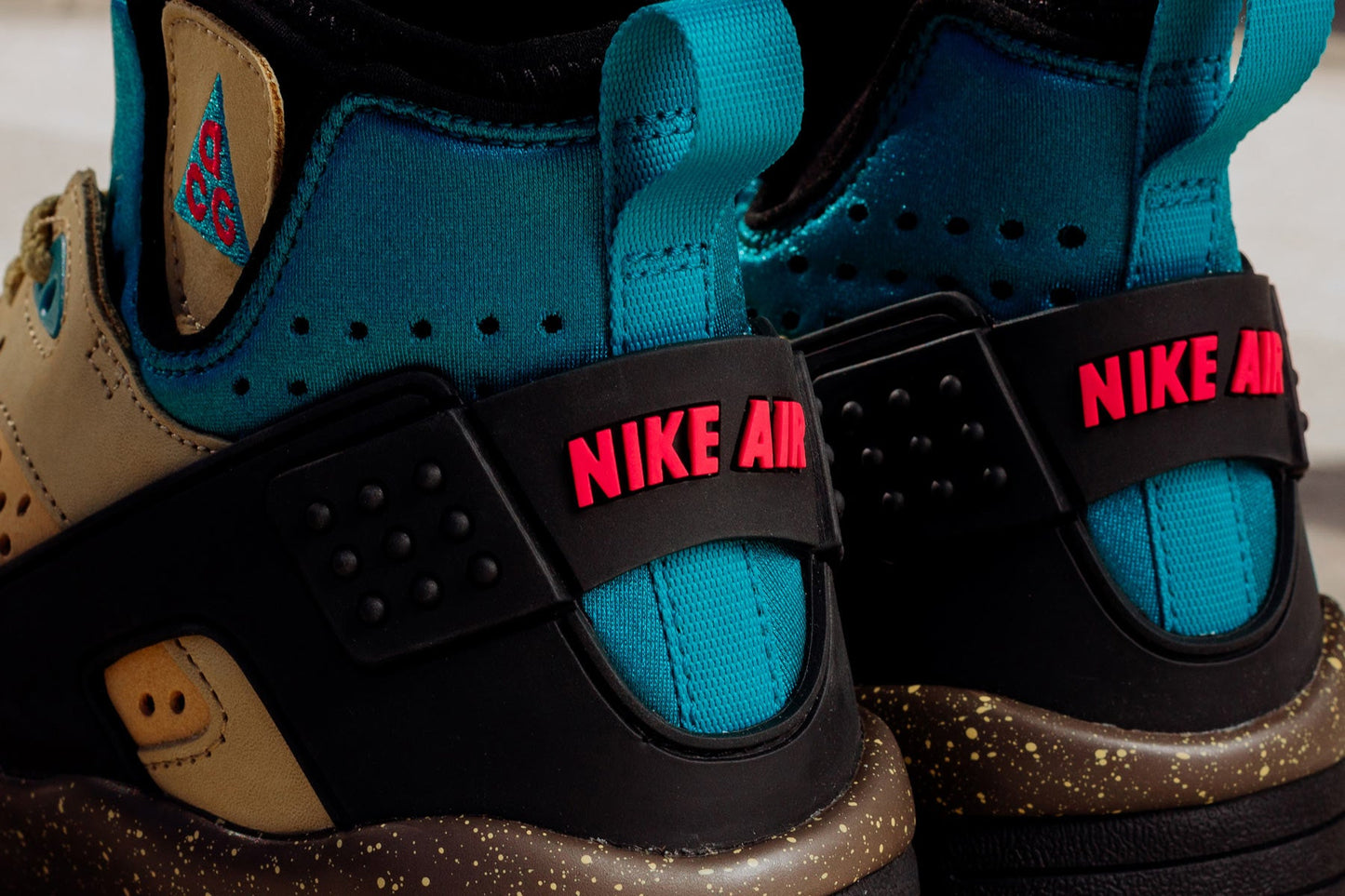 ACG Air Mowabb - Twine/Fusion Red/Club Gold