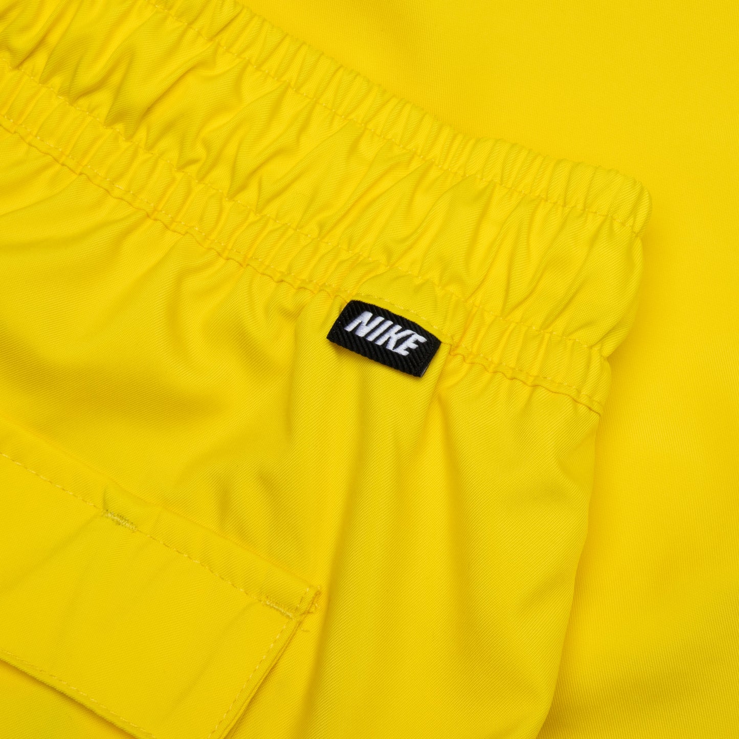 Sportswear Sport Essentials Woven Lined Flow Shorts - Optic Yellow/White