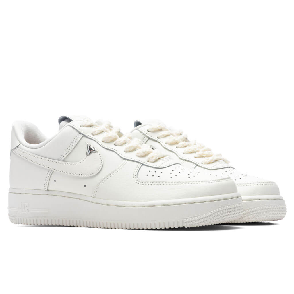 Women's Air Force 1 '07 LV8 - Sail/Metallic Silver