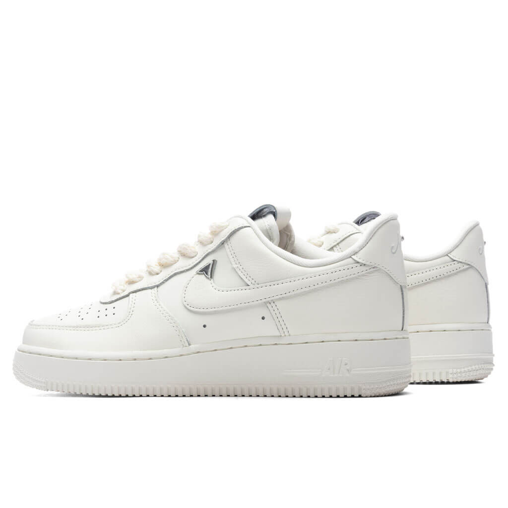 Women's Air Force 1 '07 LV8 - Sail/Metallic Silver