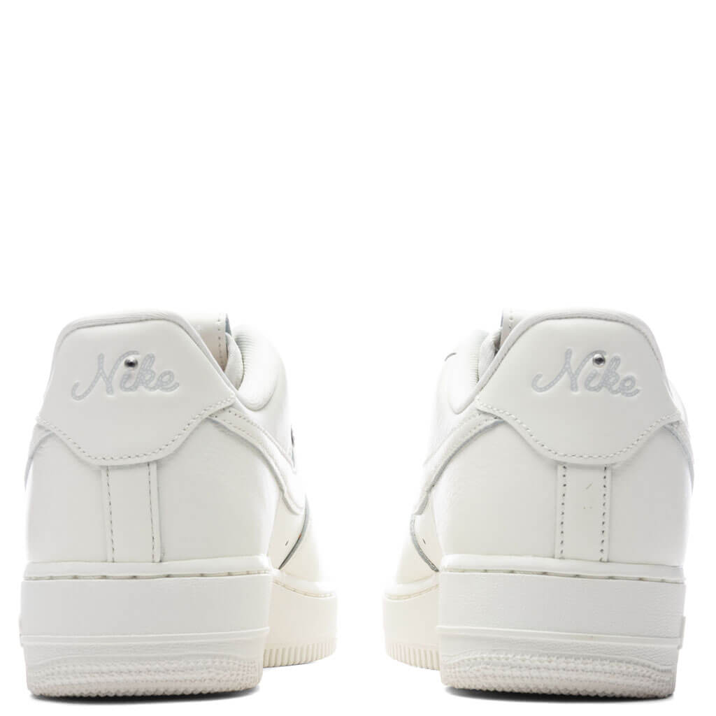 Women's Air Force 1 '07 LV8 - Sail/Metallic Silver