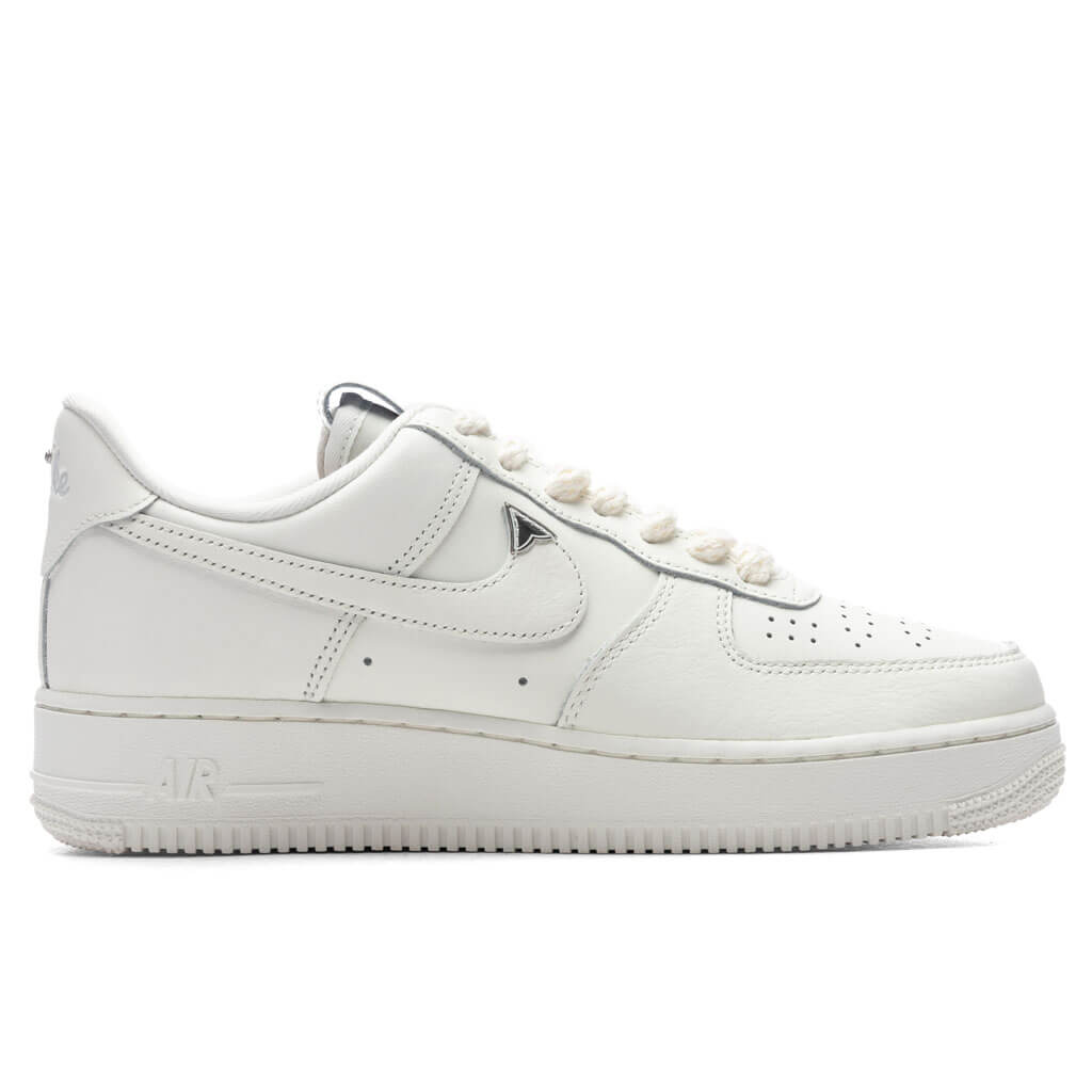 Women's Air Force 1 '07 LV8 - Sail/Metallic Silver
