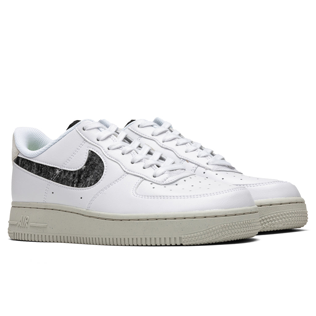 Women's Air Force 1 '07 SE - White/Black/Light Bone