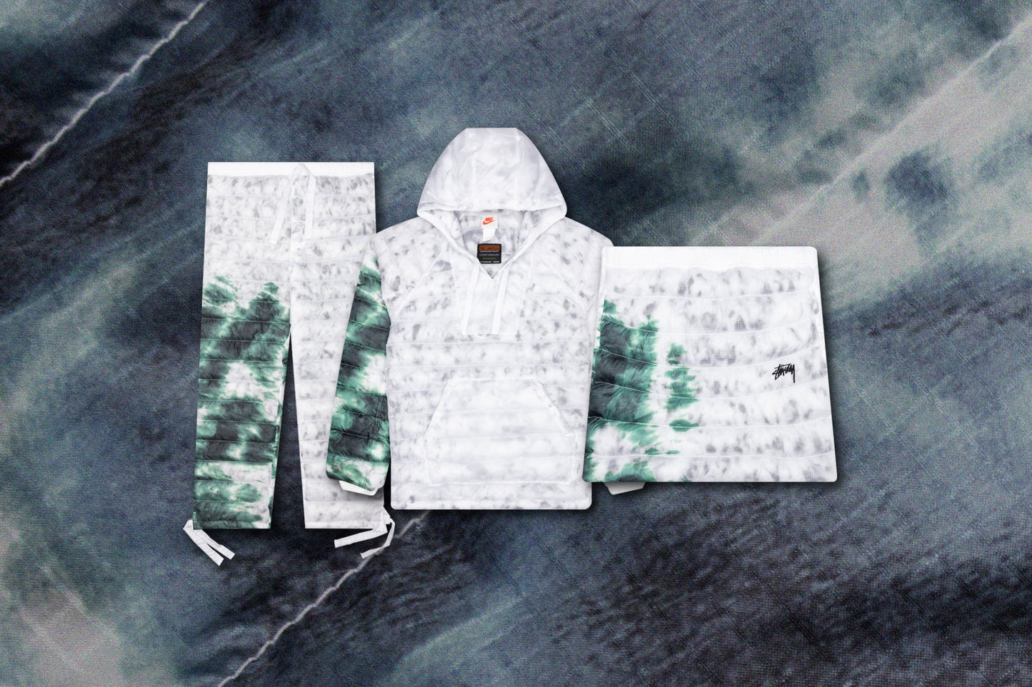 Nike x Stussy Women's Skirt - White/Gorge Green