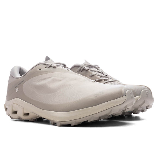 On x PAF Women's Cloudventure Peak - Ice/Moondust