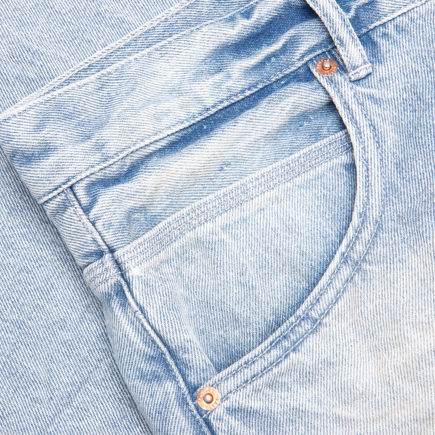 P018 - Worn Light Indigo