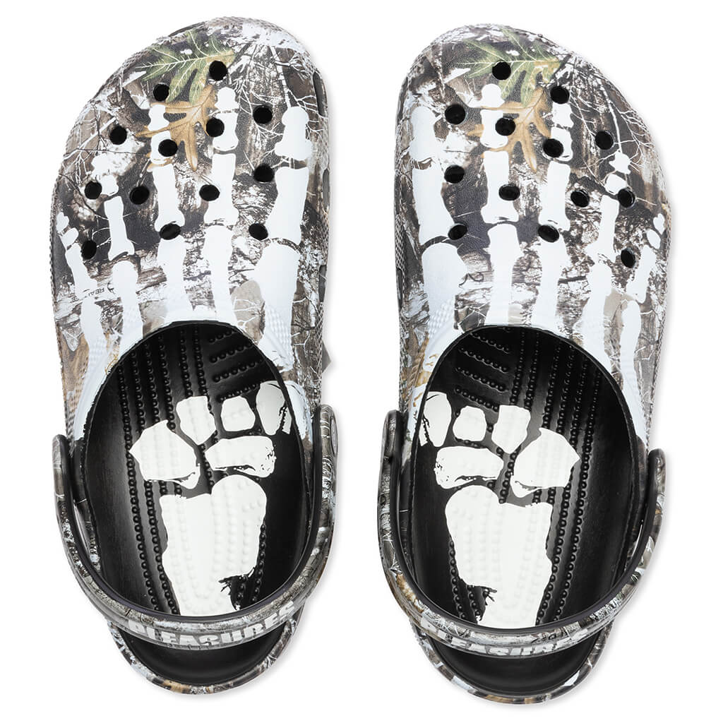 Pleasures x Crocs Classic Clog - Camo