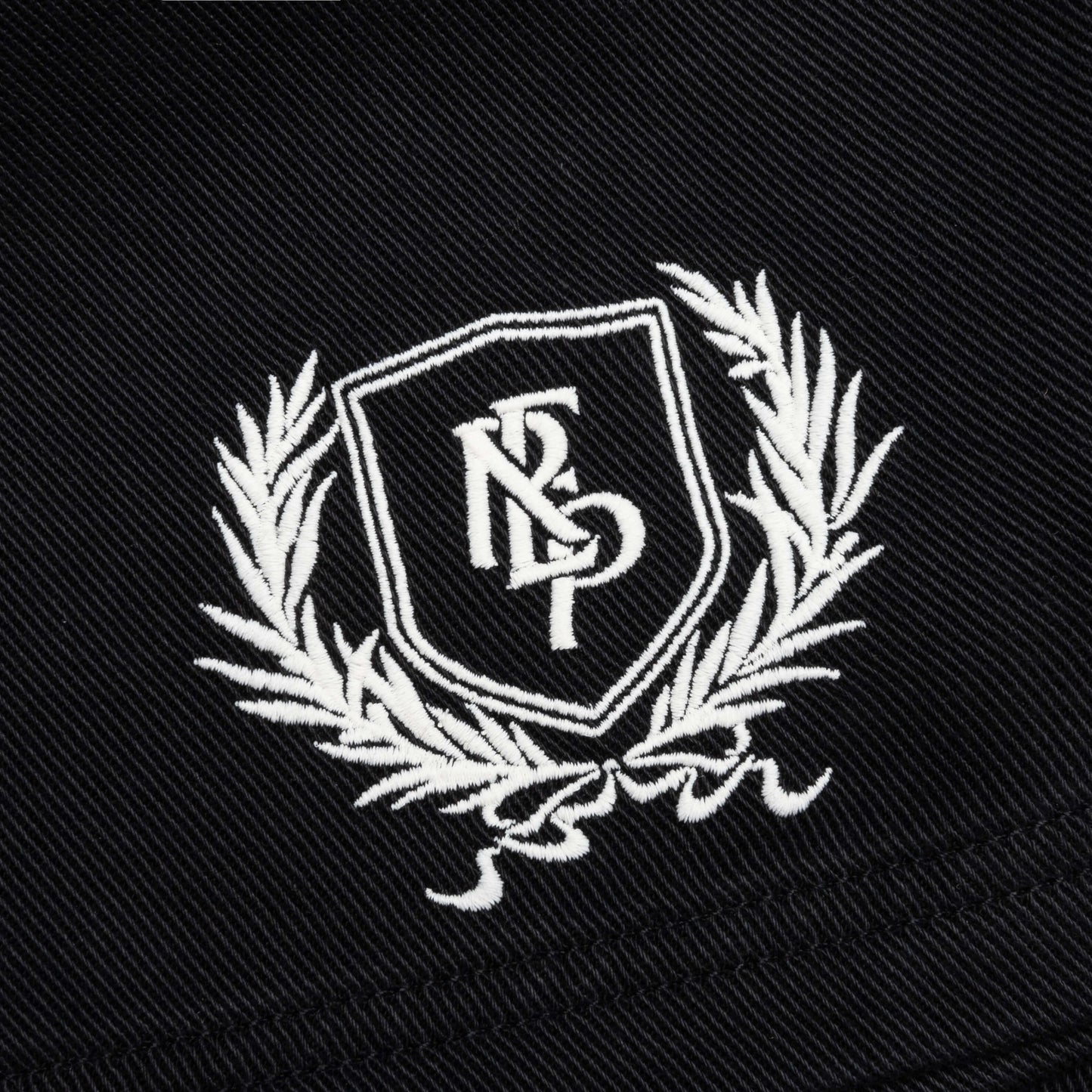 Crest Short - Jet Black