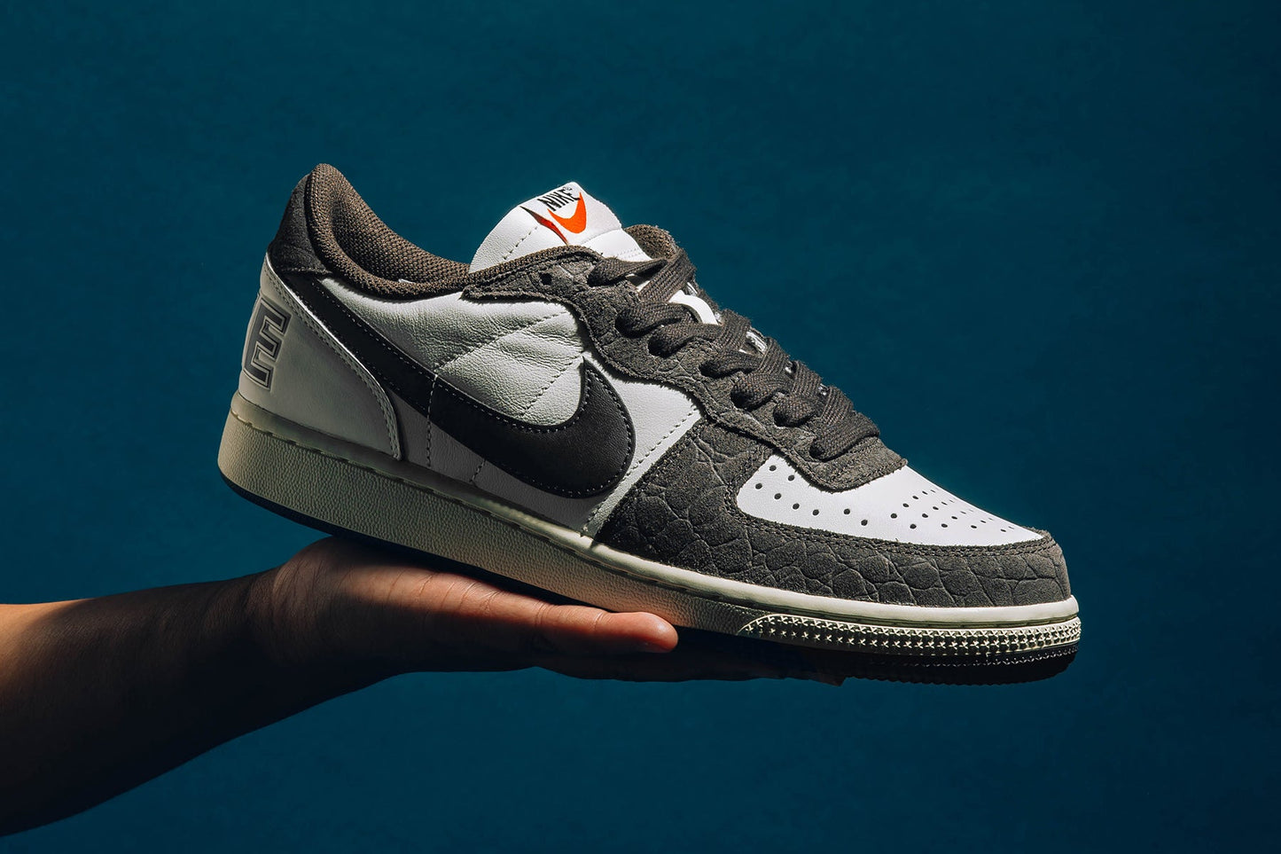 Terminator Low - Velvet Brown/Black Sail/Coconut Milk