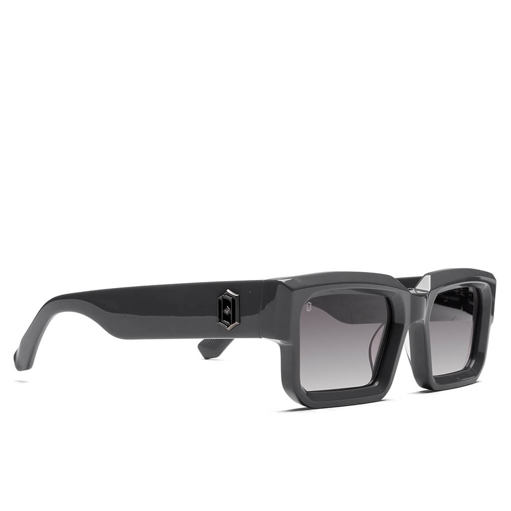 Titan - Storm Grey