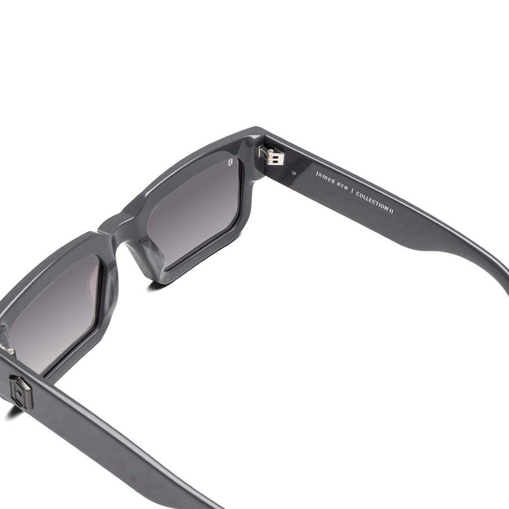 Titan - Storm Grey