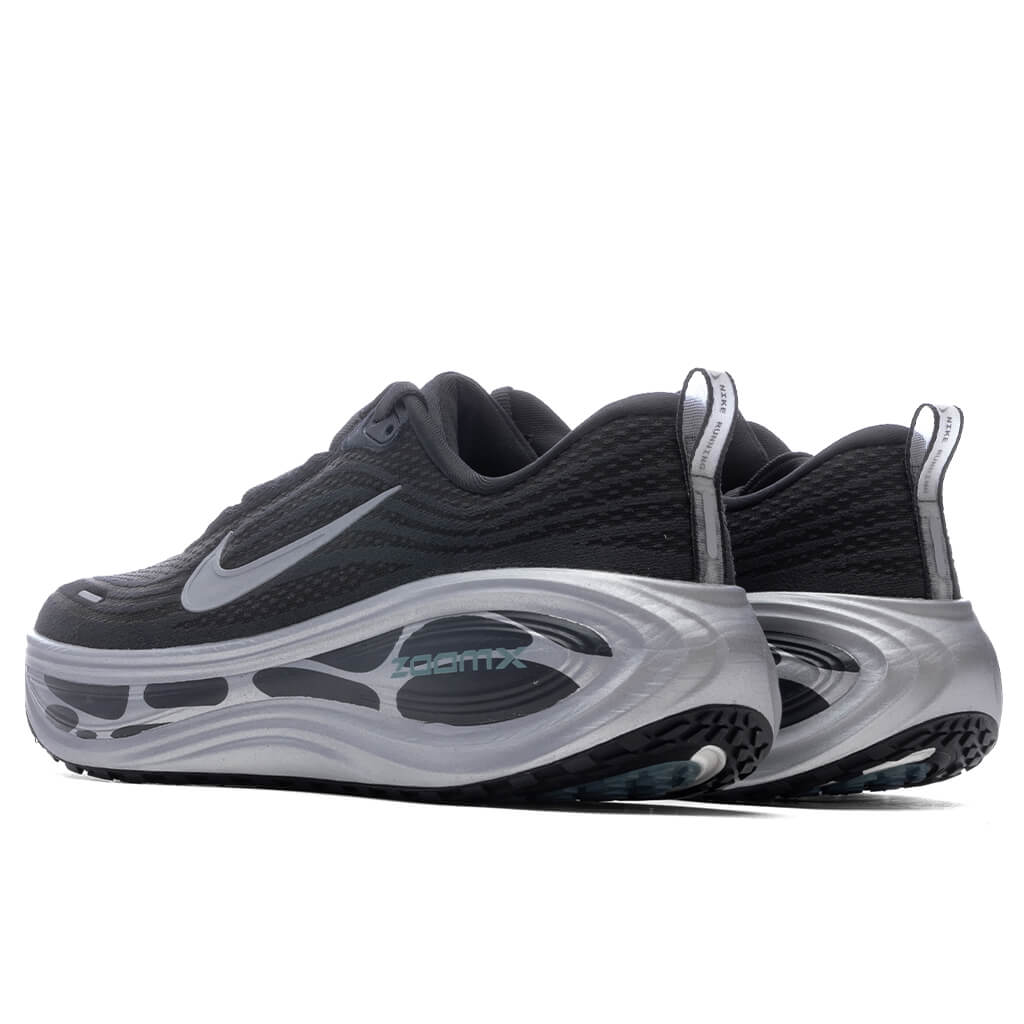 Vomero Plus - Anthracite/Reflect Silver/Cannon