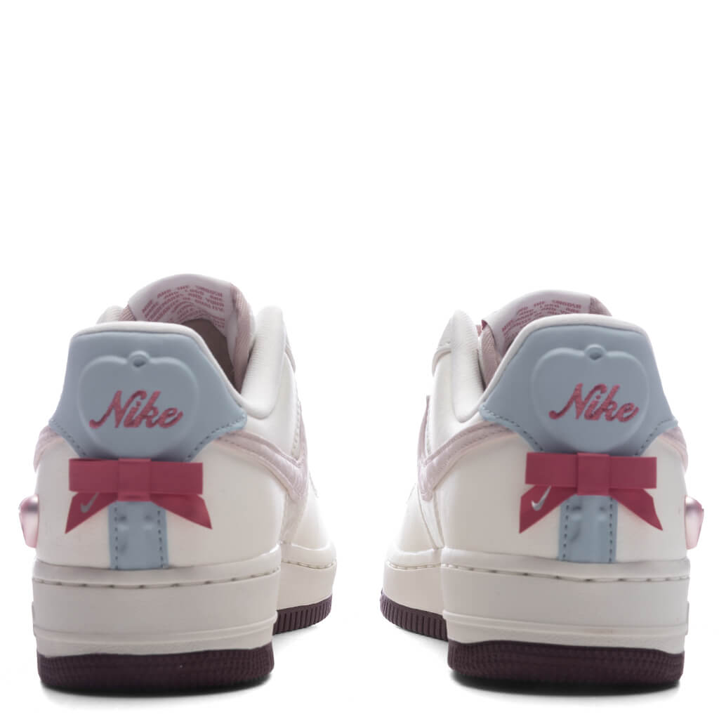 Women's Air Force 1 '07 'Valentine's Day' - Sail/Silt Red/Light Armory Blue