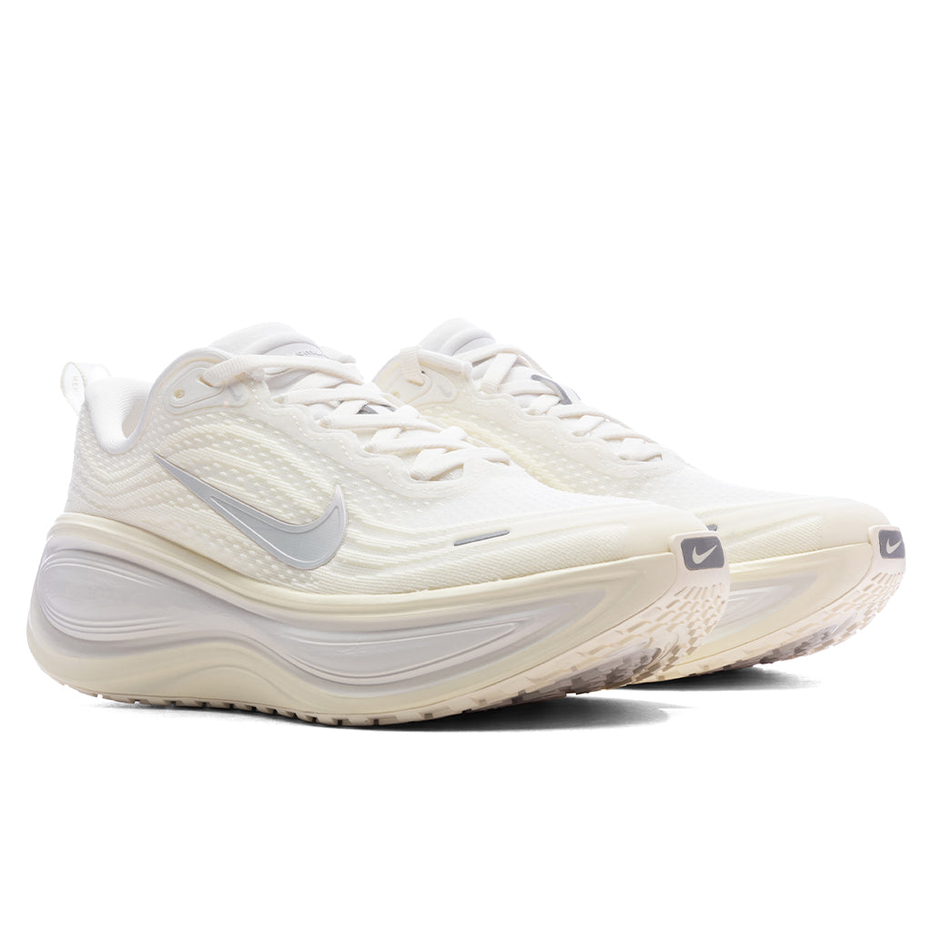 Women's Vomero Plus - Sail/Summit White/Alabaster