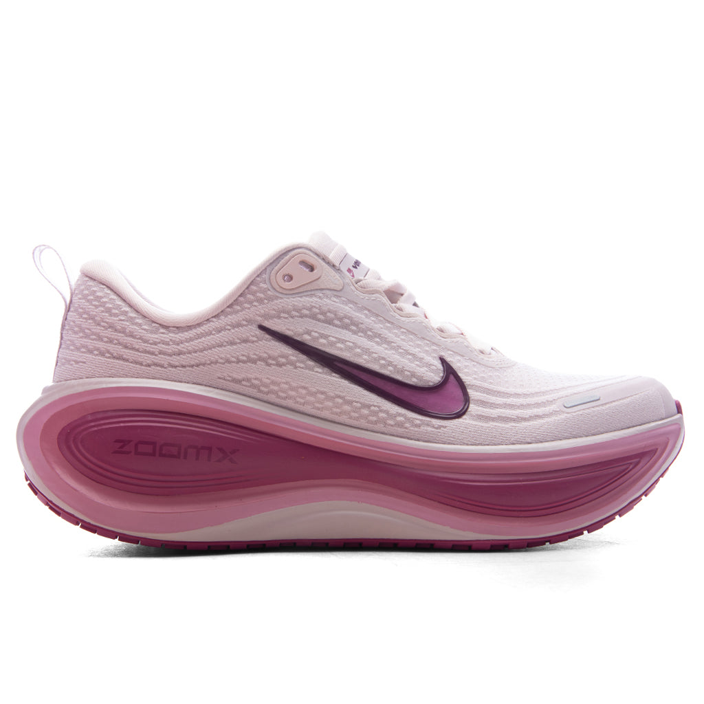Women's Vomero Plus - Silt Red/Bordeaux/Sweet Beet