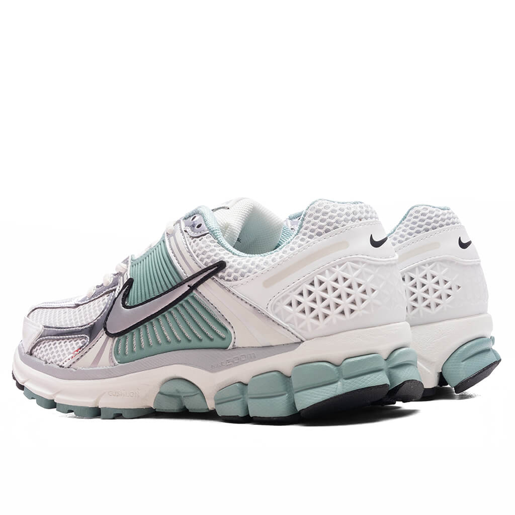 Women's Zoom Vomero 5 - Summit White/Metallic Silver/Wolf Grey