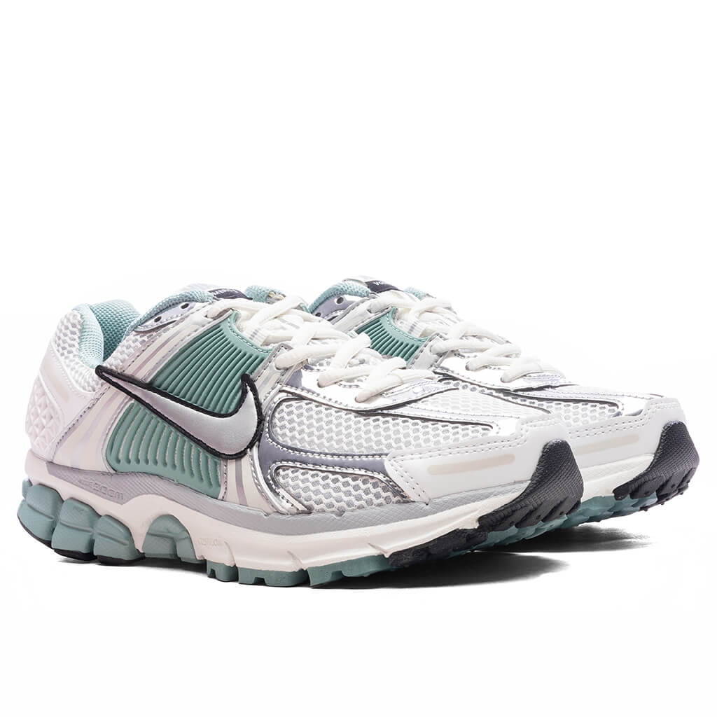 Women's Zoom Vomero 5 - Summit White/Metallic Silver/Wolf Grey