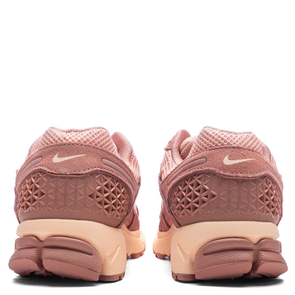 Zoom Vomero 5 - Red Stardust/ Crimson Tint/Metallic Platinum