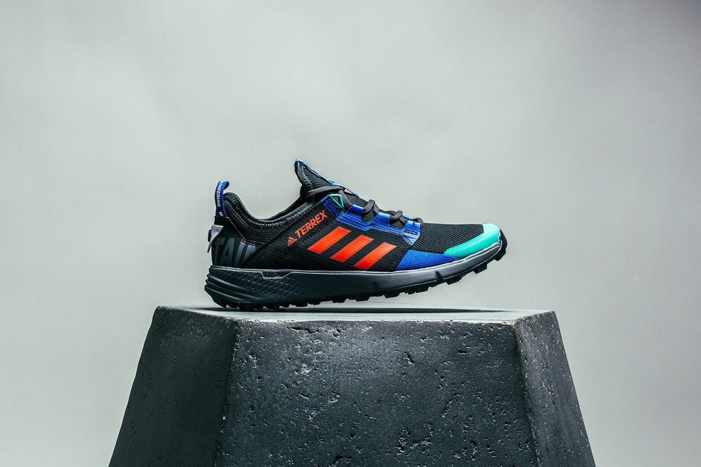 adidas Originals x White Mountaineering Terrex Agravic Speed + - Core Black/Active Orange/Collegiate Royal
