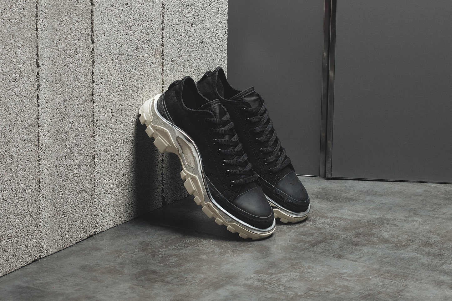 adidas Originals x Raf Simons Detroit Runner - Core Black/Core White