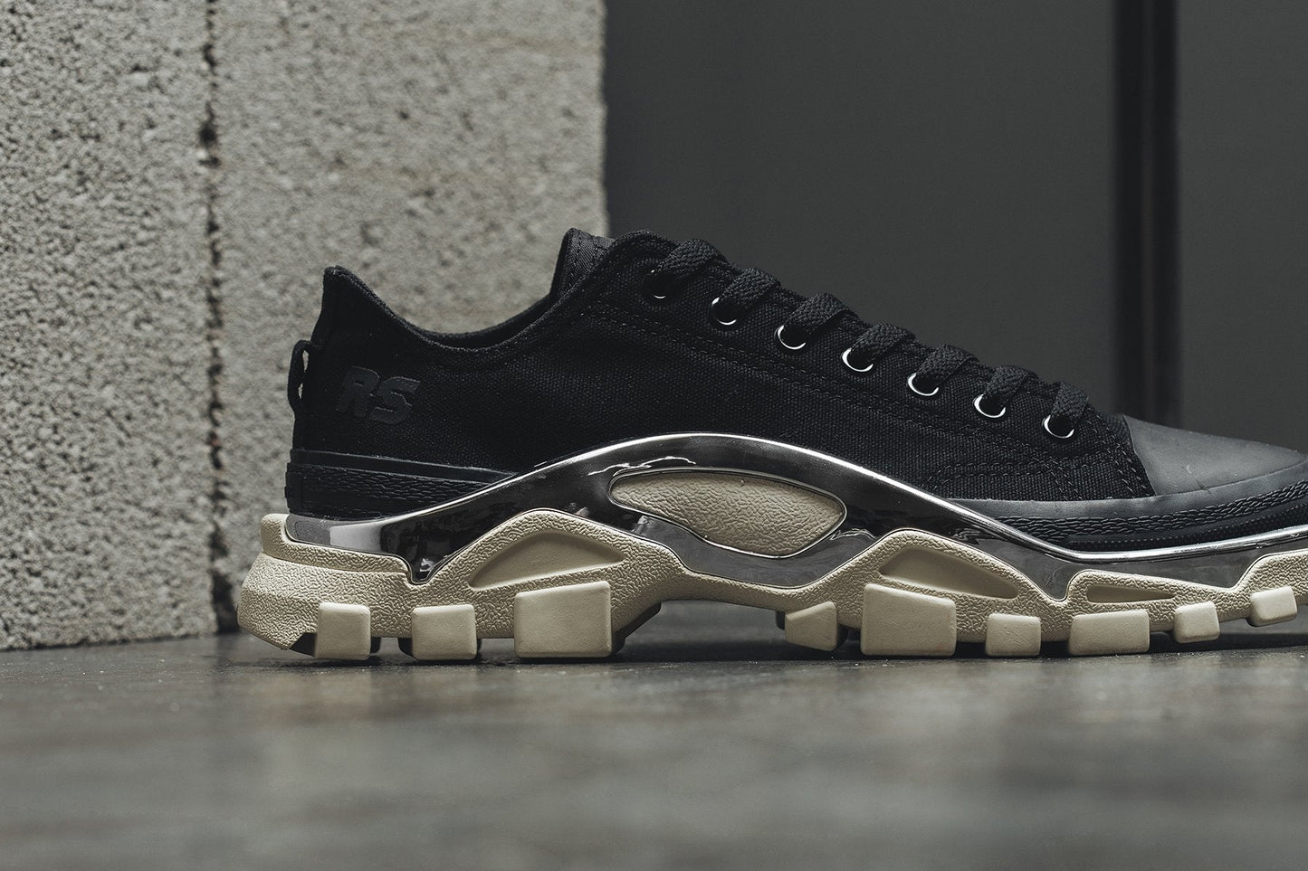 adidas Originals x Raf Simons Detroit Runner - Core Black/Core White