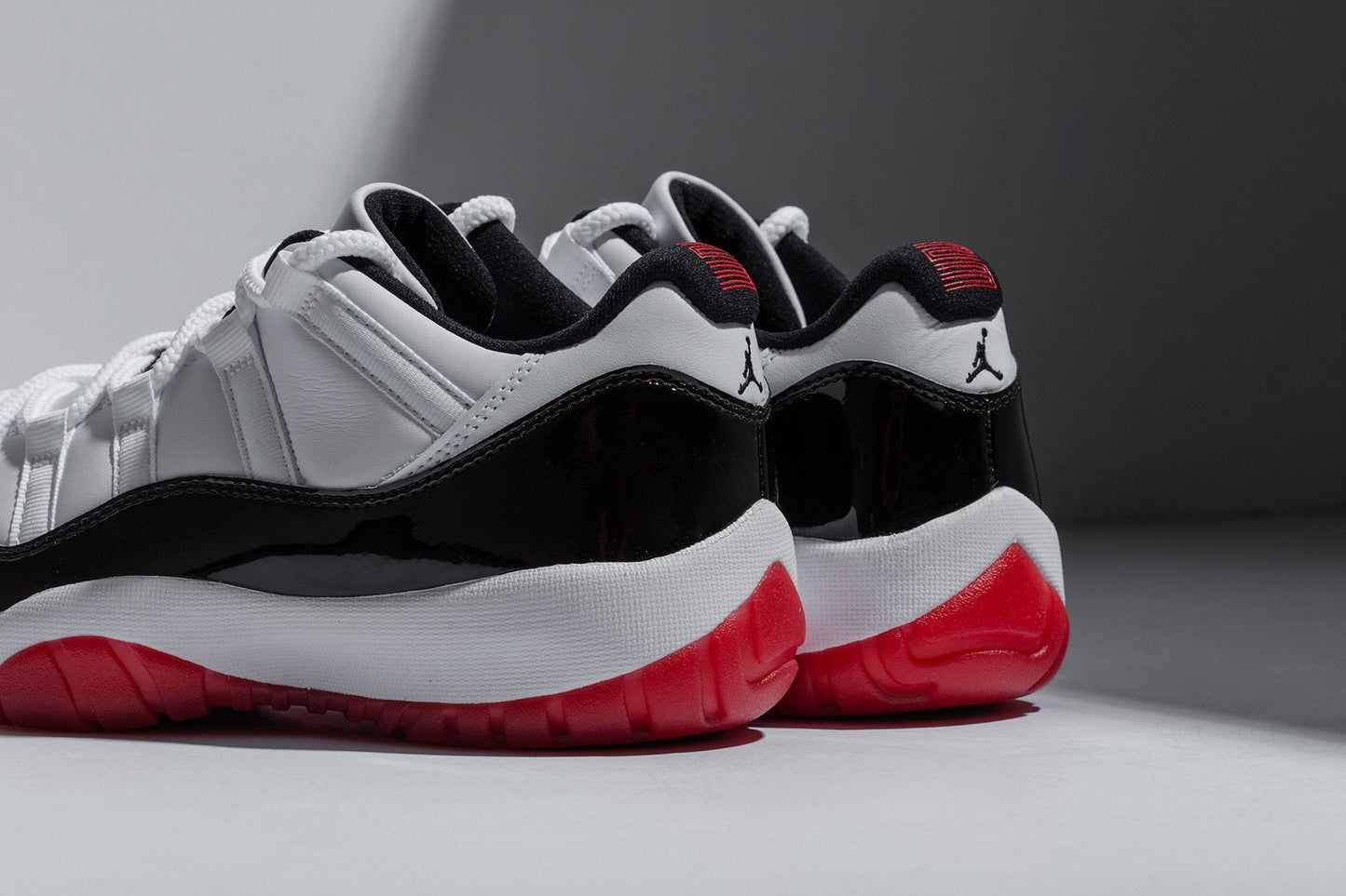 Air Jordan 11 Retro Low - White/University Red/Black/True Red