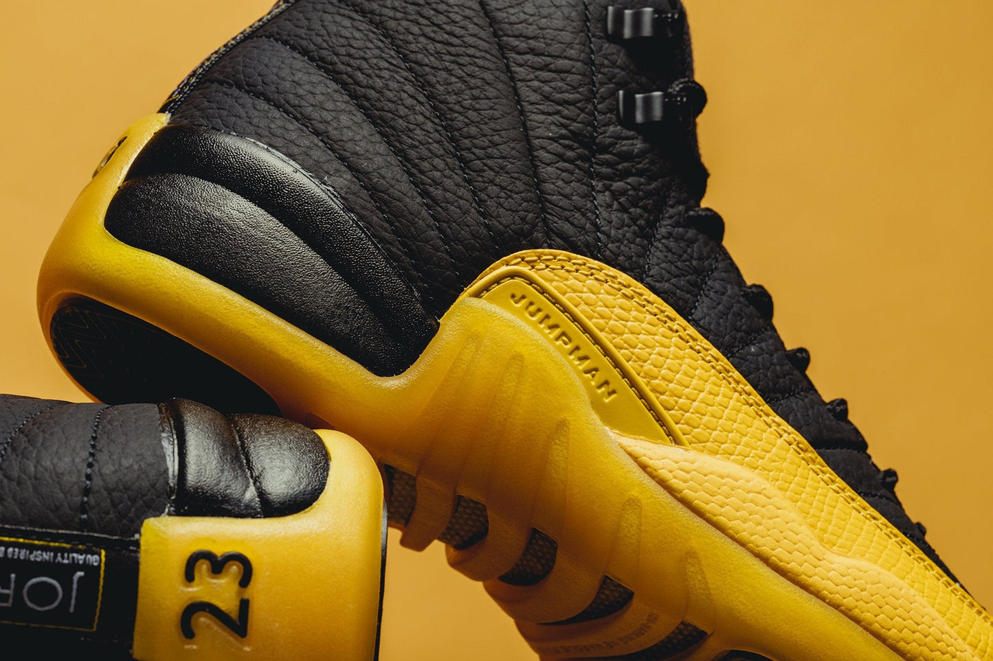 Air Jordan 12 Retro (GS) - Black/University Gold
