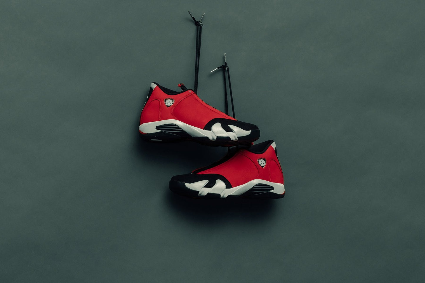 Air Jordan 14 Retro "Toro" - Black/Gym Red/White