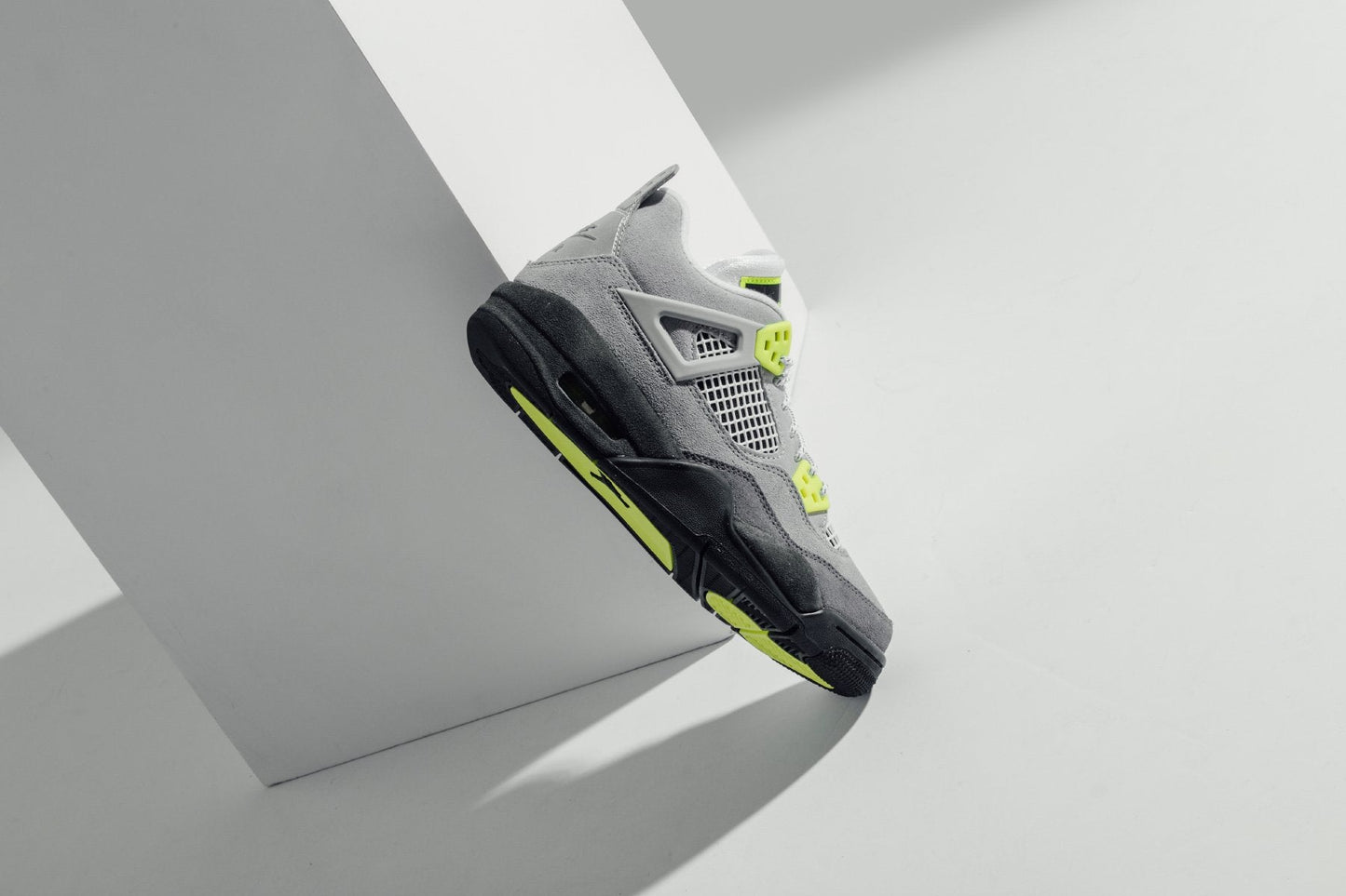 Air Jordan 4 Retro "Neon" (GS) - Cool Grey/Volt/Wolf Grey/Anthracite