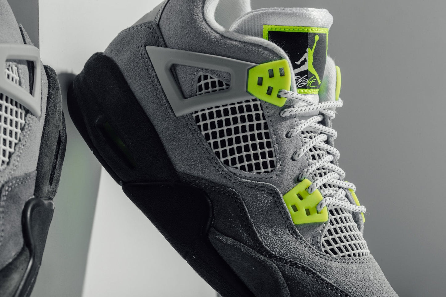 Air Jordan 4 Retro "Neon" (GS) - Cool Grey/Volt/Wolf Grey/Anthracite