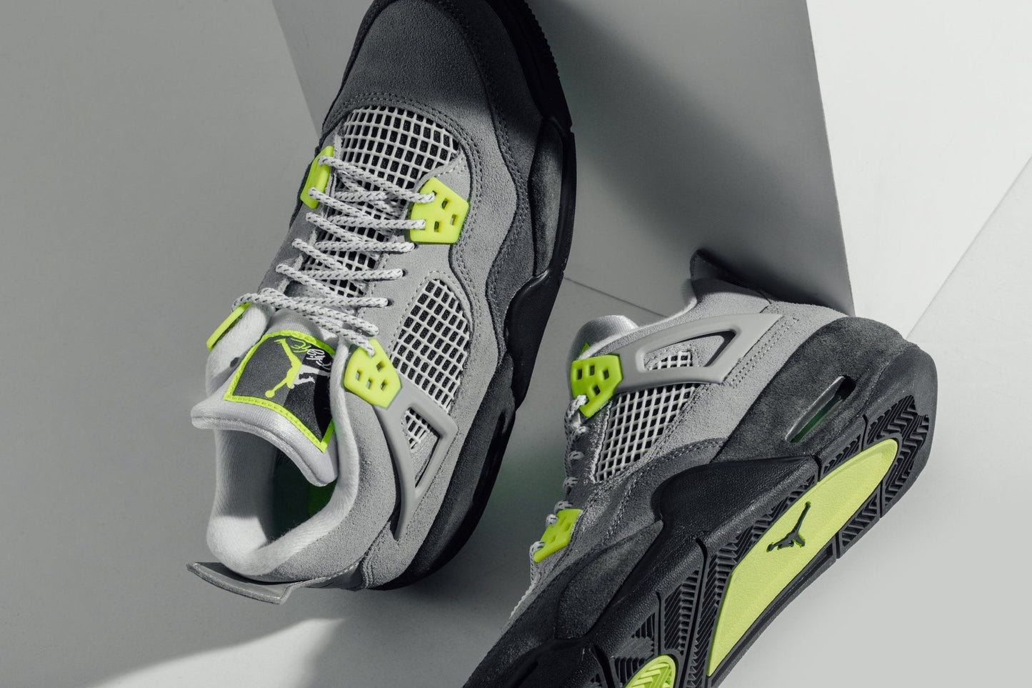 Air Jordan 4 Retro "Neon" (GS) - Cool Grey/Volt/Wolf Grey/Anthracite