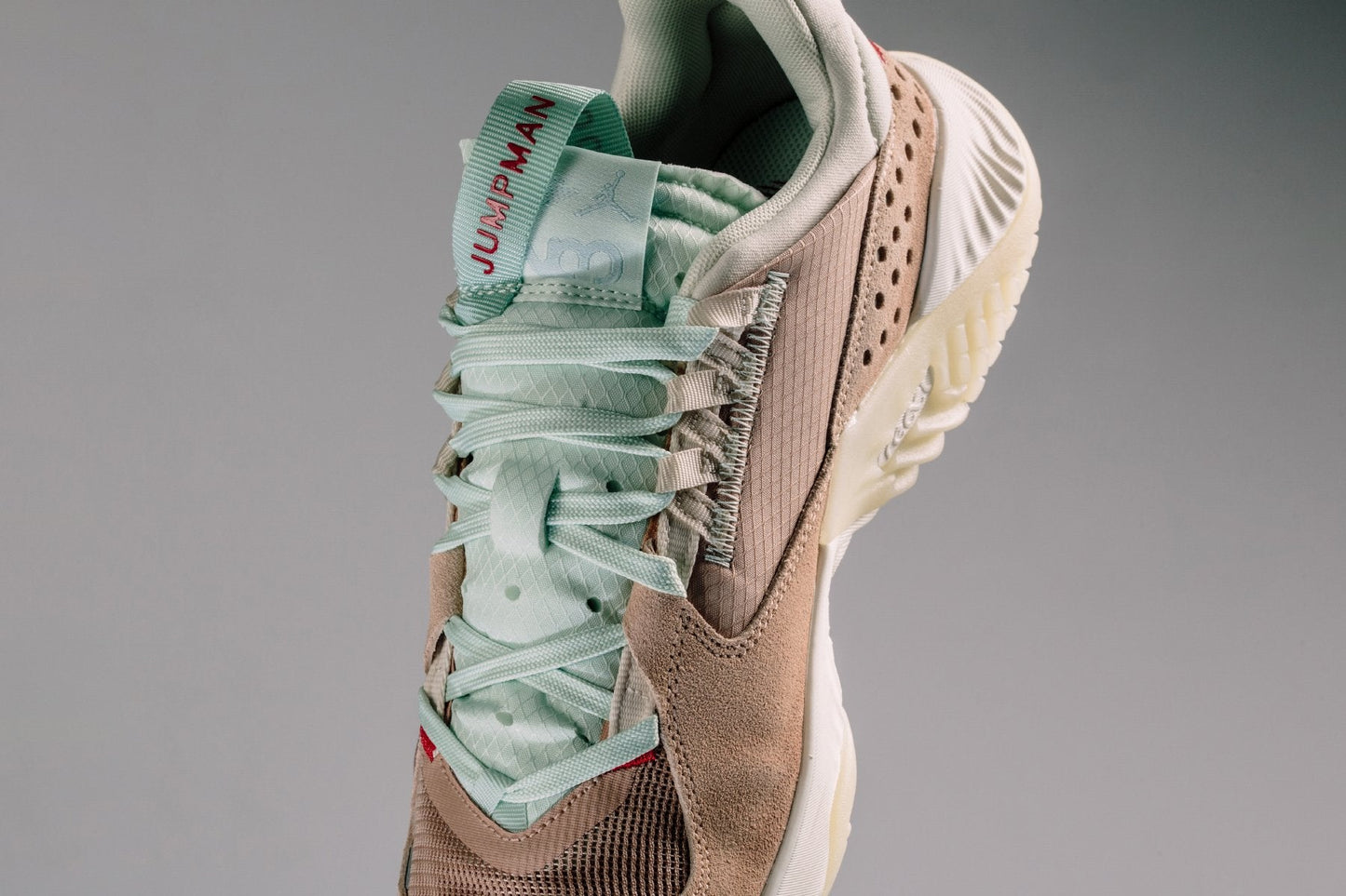Delta - Vachetta Tan/Gym Red/Jade Aura