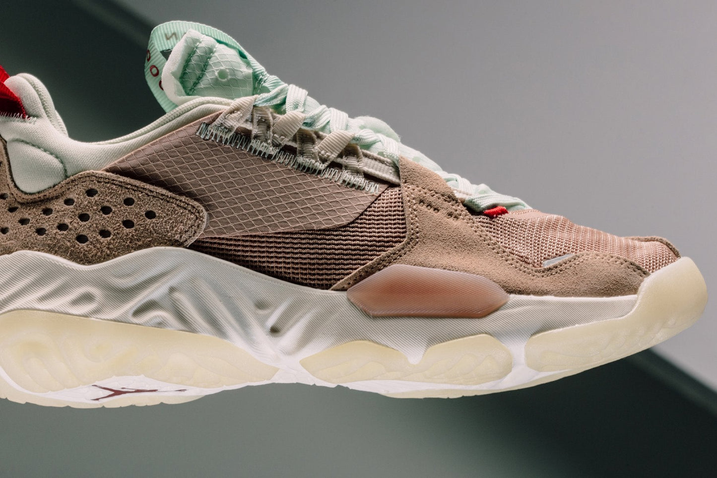 Delta - Vachetta Tan/Gym Red/Jade Aura
