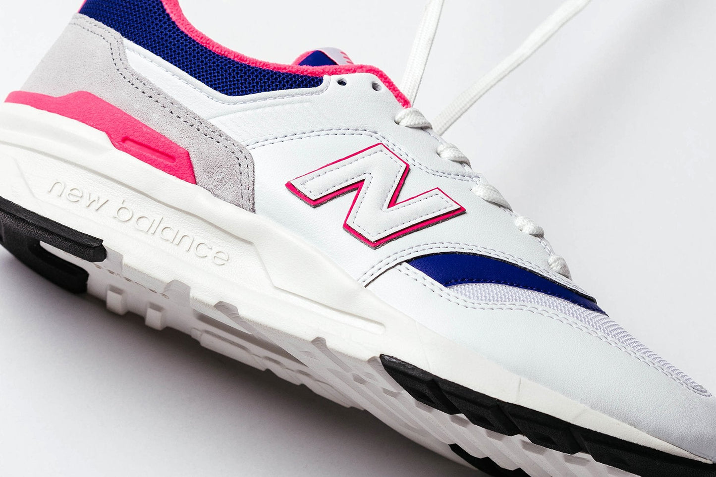 997H - White/Pink
