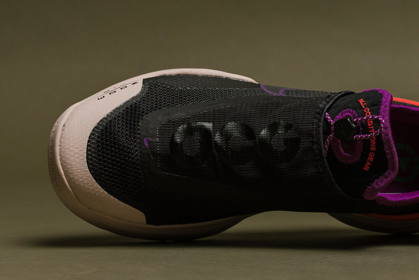 ACG Zoom Air AO - Black/Laser Crimson