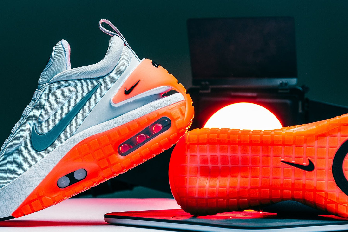 Adapt Auto Max "Infrared" - Pure Platinum/Particle Grey