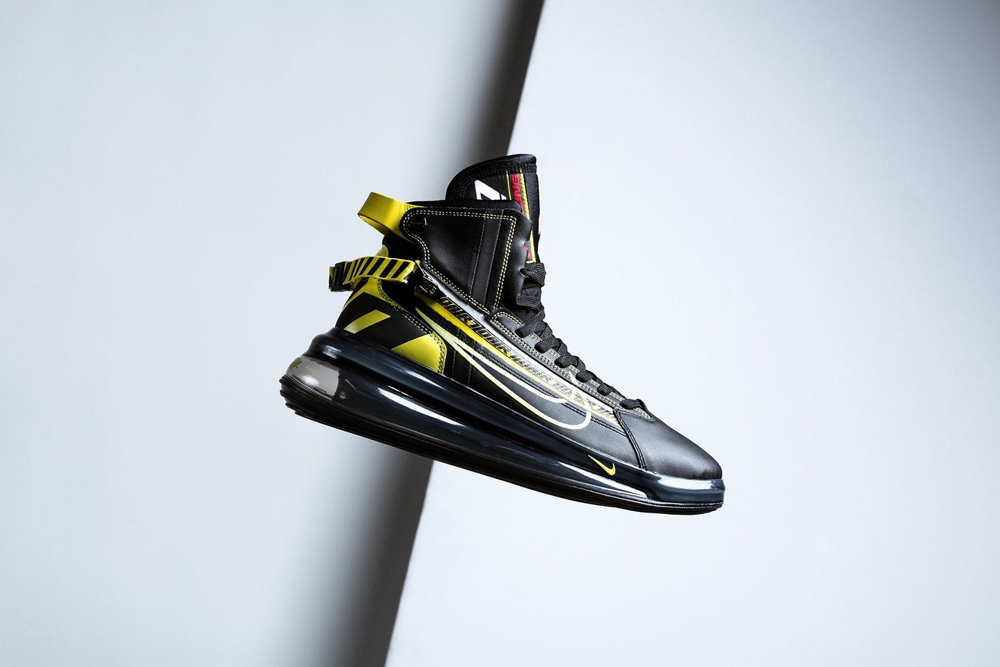 Air Max 720 Saturn AS QS - Black/Dynamic Yellow/University Red